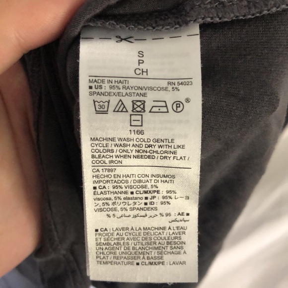 ☀️Donating Soon☀️Old Navy Shirt Size S - Picture 3 of 4